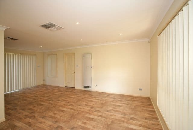 23 Paldi Crescent, GLENFIELD PARK NSW 2650, Glenfield Park - Thumbnail 2