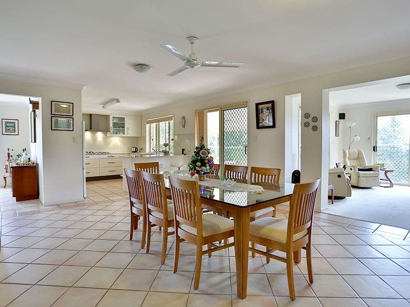 203 Bangalow Street, Bridgeman Downs QLD 4035, Bridgeman Downs - Thumbnail 2