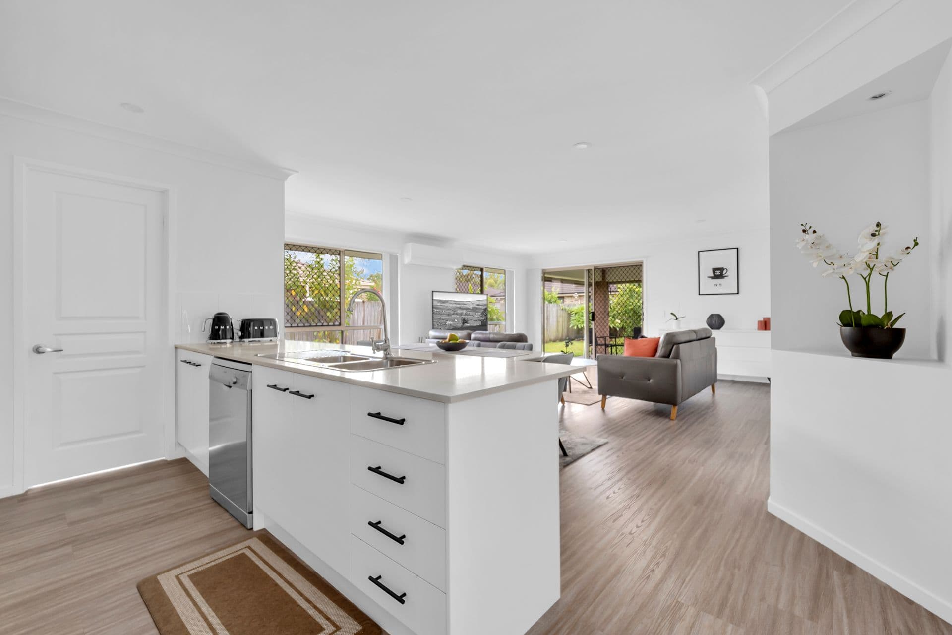 61 Yolla Street, Eagleby QLD 4207, Eagleby - Thumbnail 3