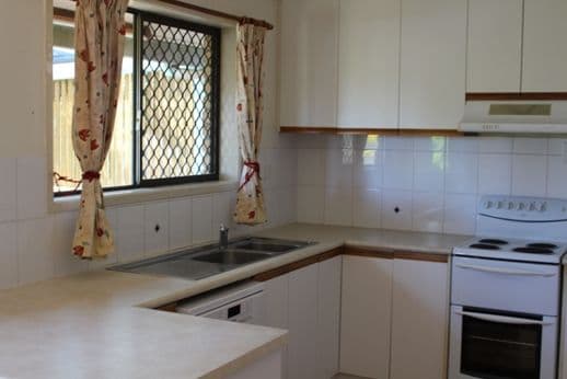 52 Booth Avenue, Tannum Sands QLD 4680, Tannum Sands - Thumbnail 2
