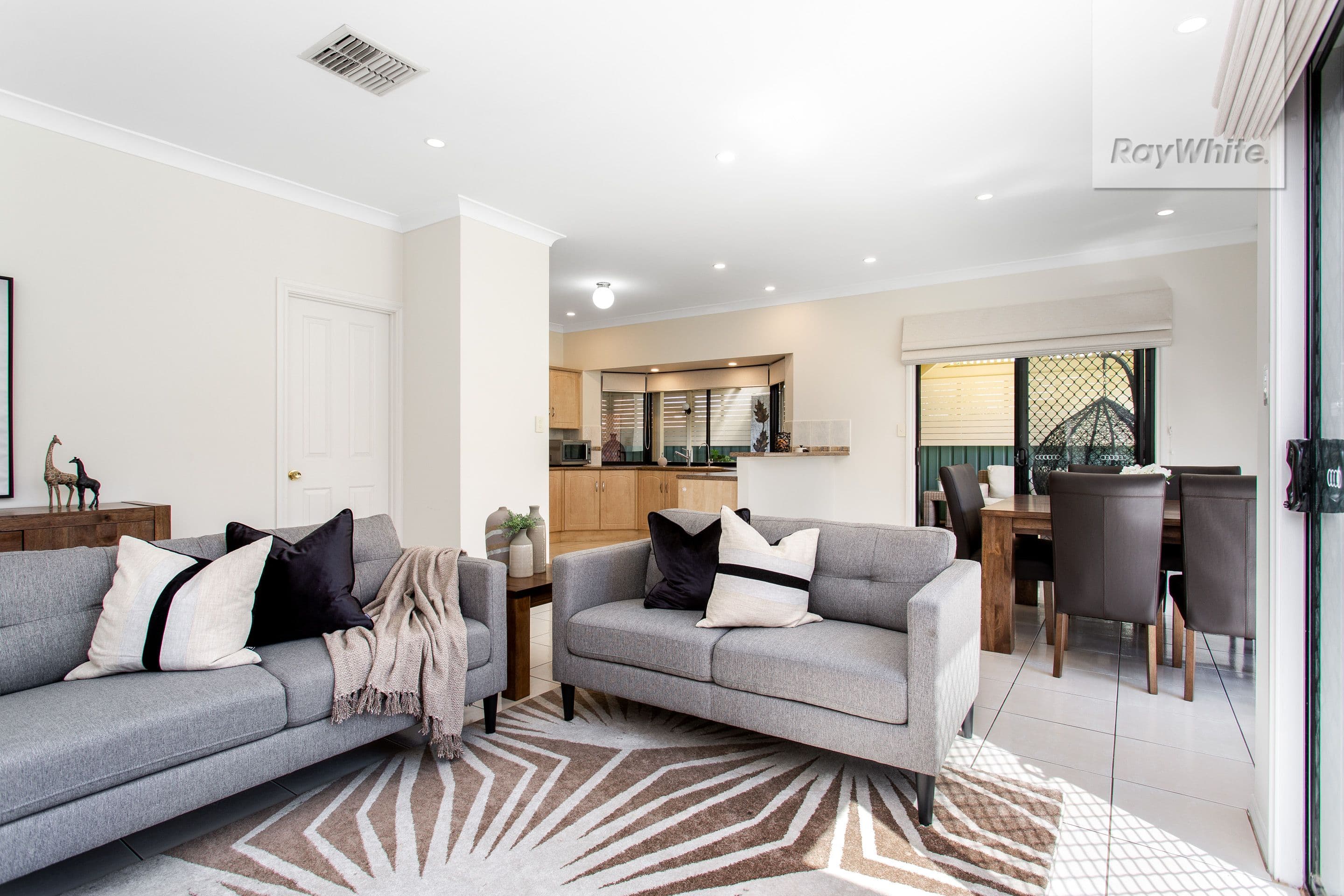 2 Oriole Walk, Mawson Lakes SA 5095, Mawson Lakes - Thumbnail 3