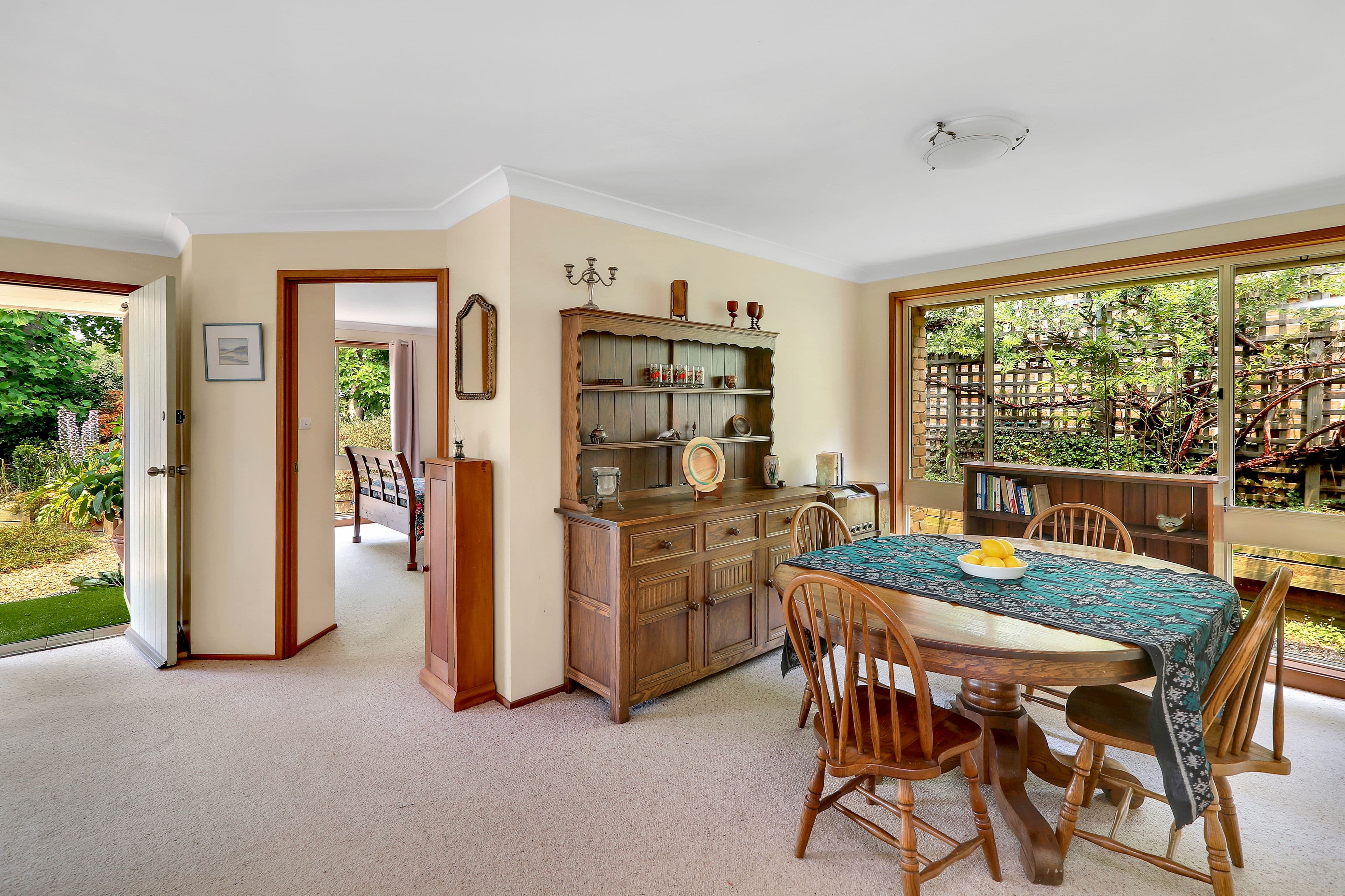6 Chatsworth Road, Mount Victoria - Thumbnail 2