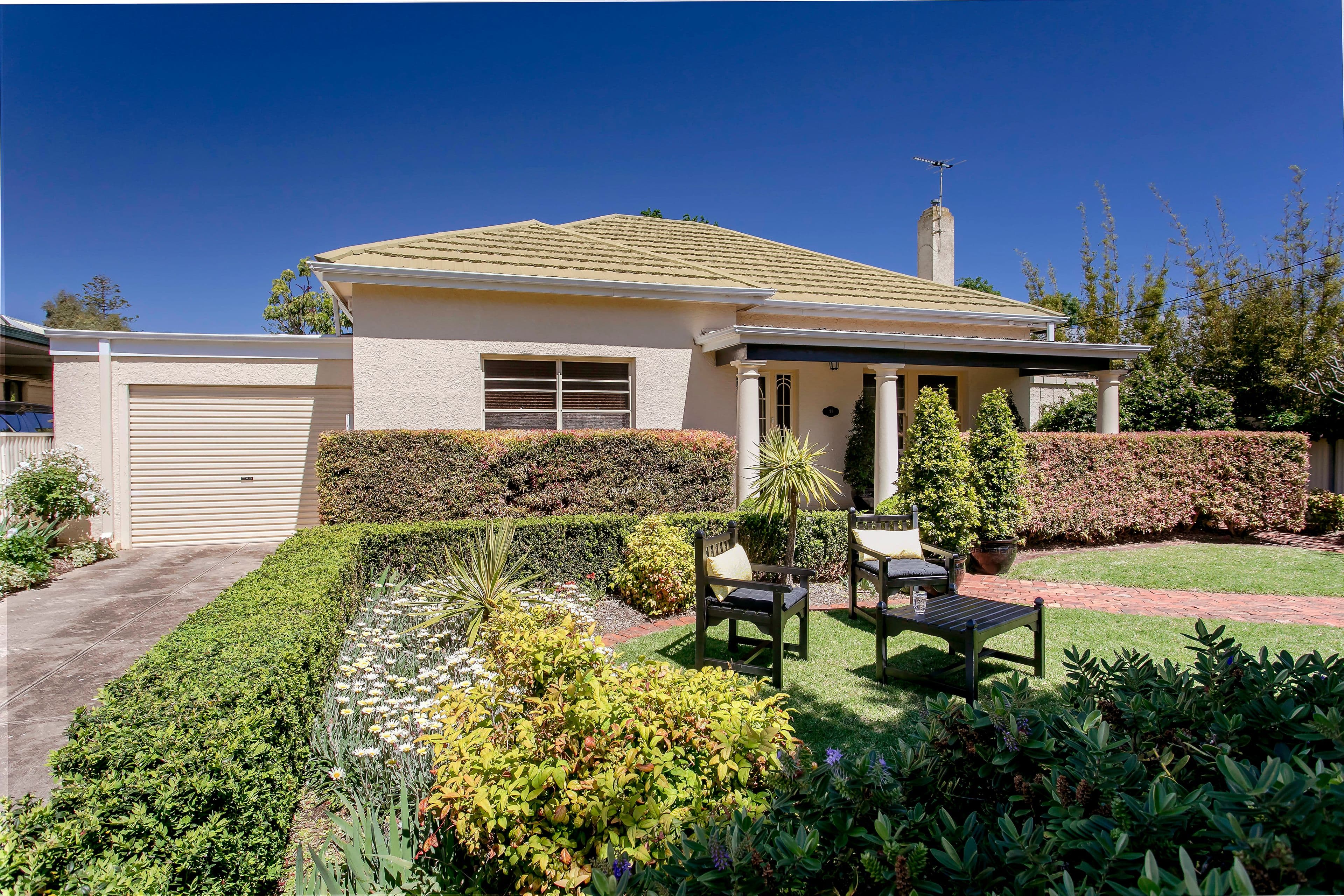 11 Illawarra Avenue, Hove SA 5048, Hove - Image 1