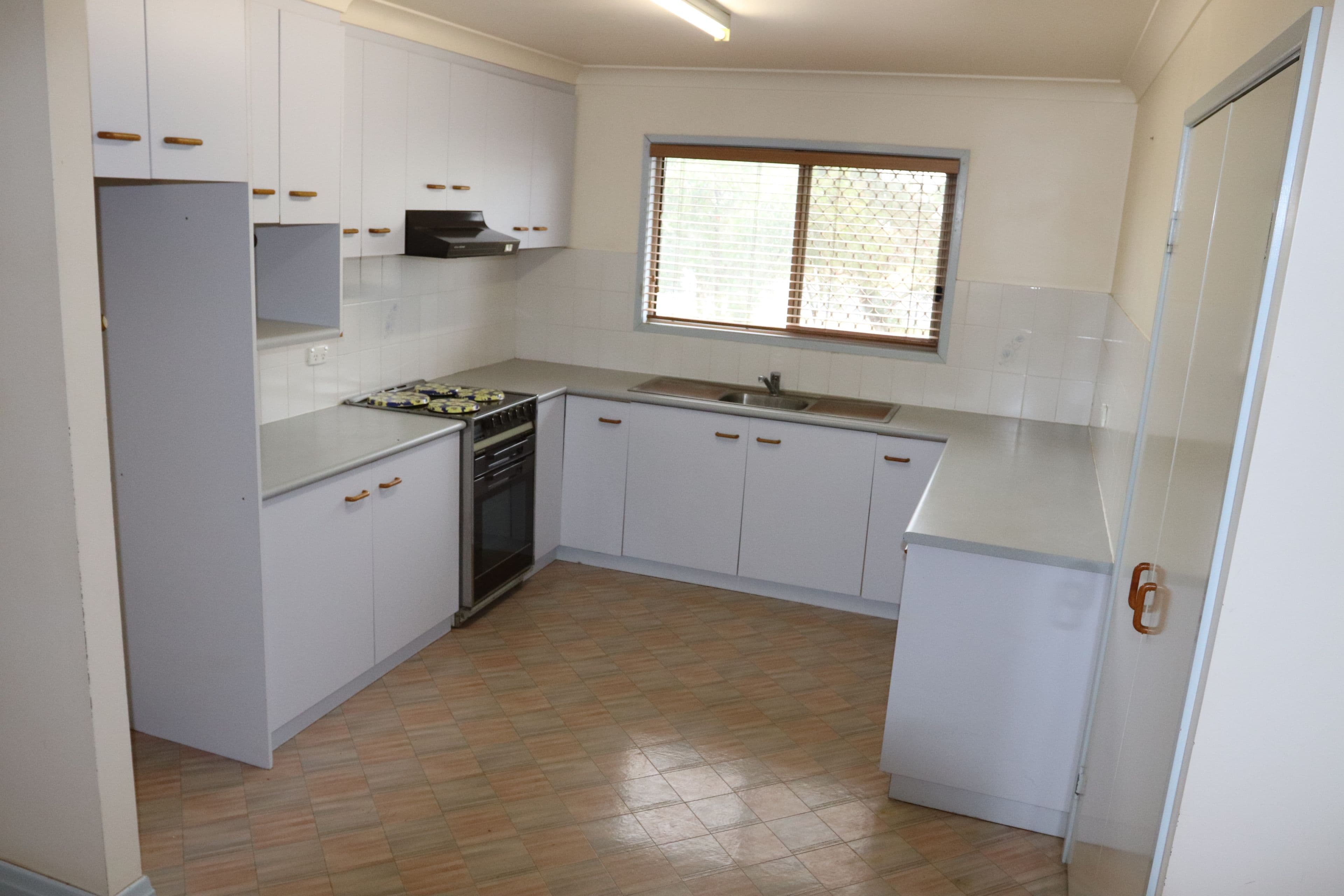 117 Watson Street, Charleville QLD 4470, Charleville - Thumbnail 4