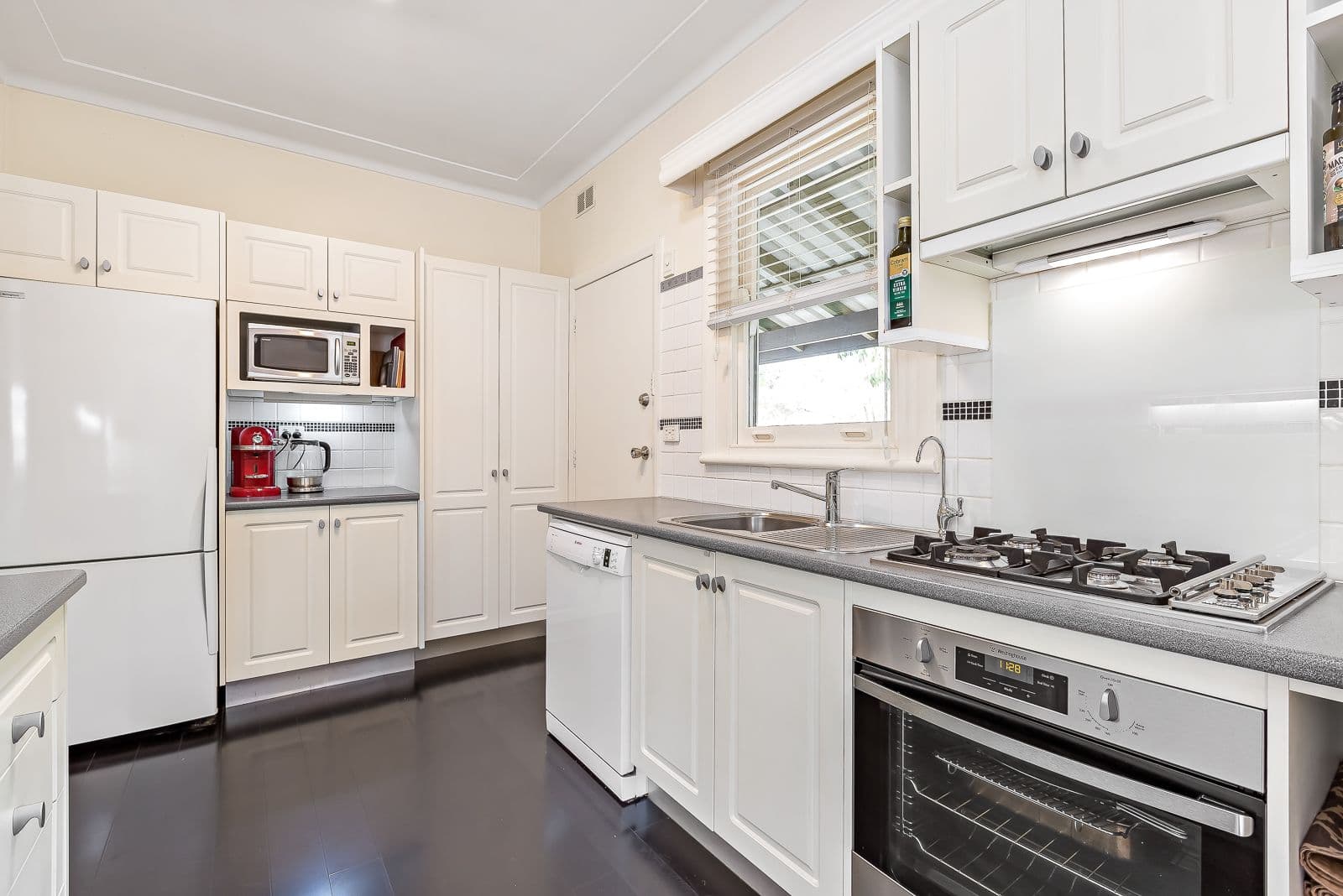 27 Jennifer Street, Charlestown NSW 2290, Charlestown - Thumbnail 3