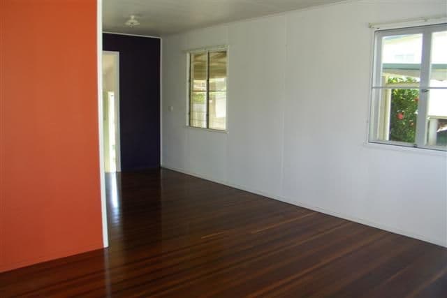 4 Harvey Street, GLADSTONE QLD 4680, West Gladstone - Thumbnail 3
