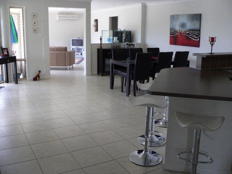 9 Victoria Drive, PACIFIC PINES QLD 4211, Pacific Pines - Thumbnail 3