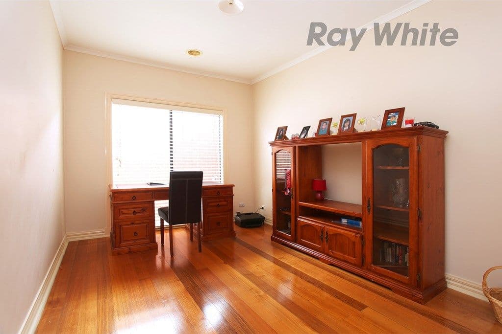 4 Shaftsbury Boulevard, POINT COOK VIC 3030, Point Cook - Thumbnail 3