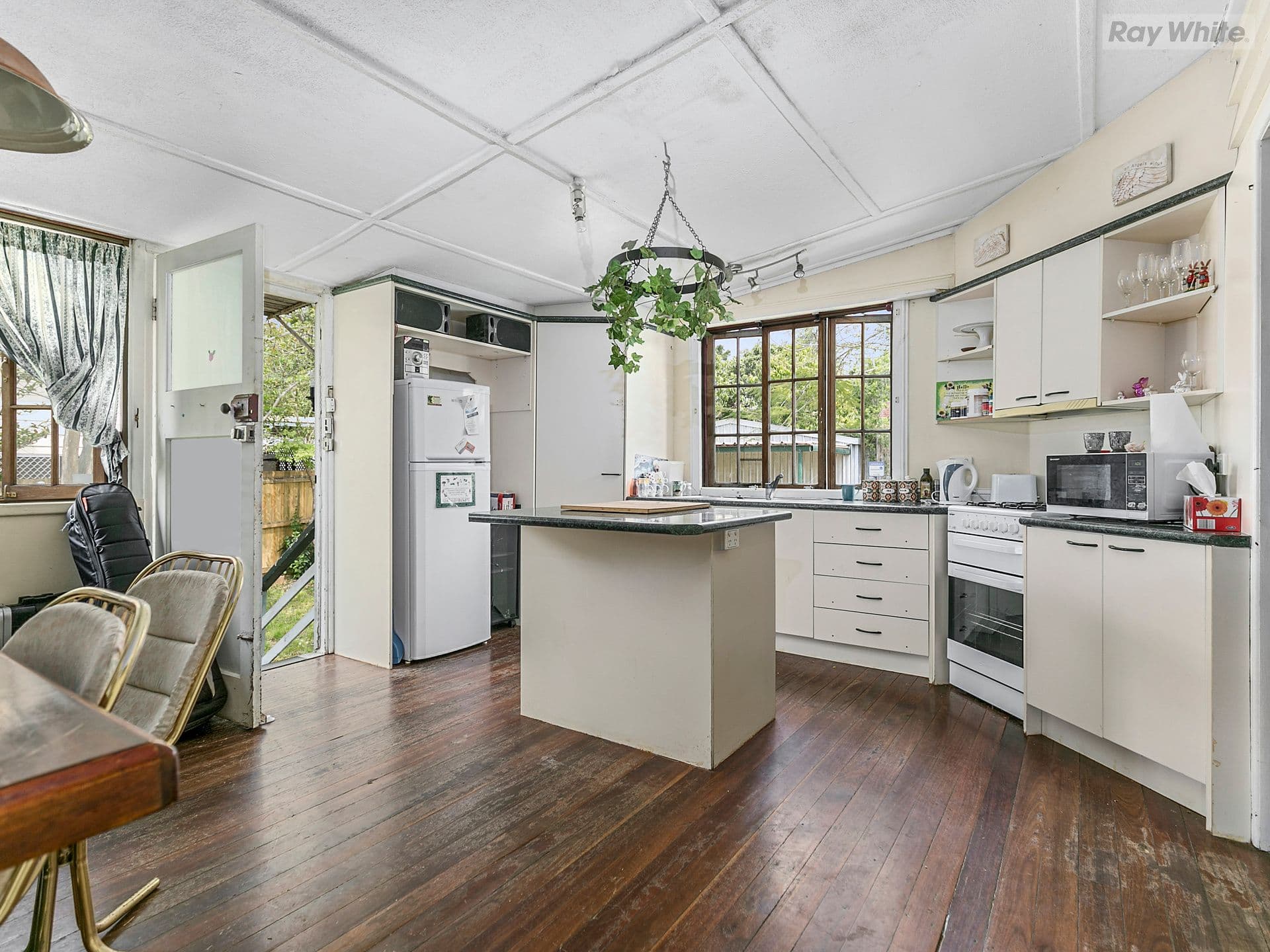 98 Alice Street, Goodna QLD 4300, Goodna - Thumbnail 2