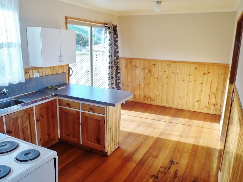 28 Jacobs Crescent, BURNIE TAS 7320, Upper Burnie - Thumbnail 2