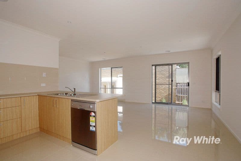 47 Barry Street, SEAFORD VIC 3198, Seaford - Thumbnail 2