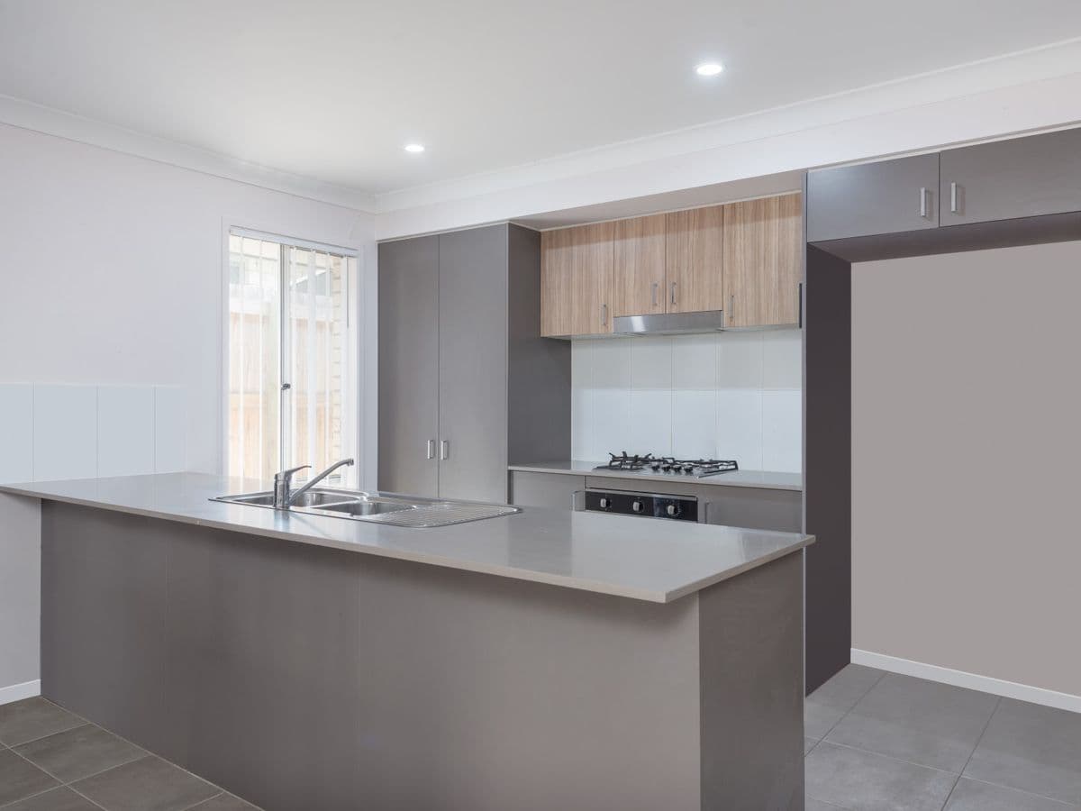 20 Elizabeth Drive, FLAGSTONE QLD 4280, Flagstone - Thumbnail 4