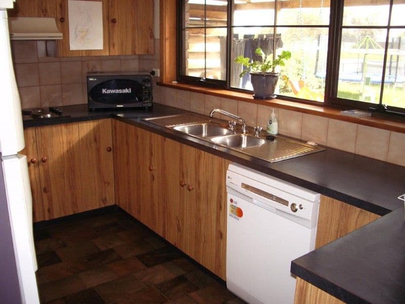 19 Edward Street, BORDERTOWN SA 5268, Bordertown - Thumbnail 2