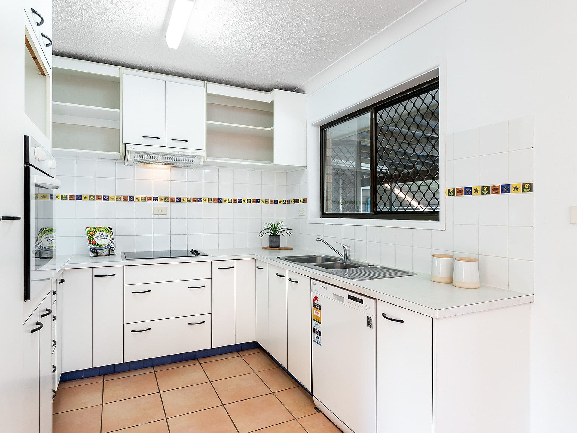 13 Orlando Crescent, Springwood QLD 4127, Springwood - Thumbnail 3