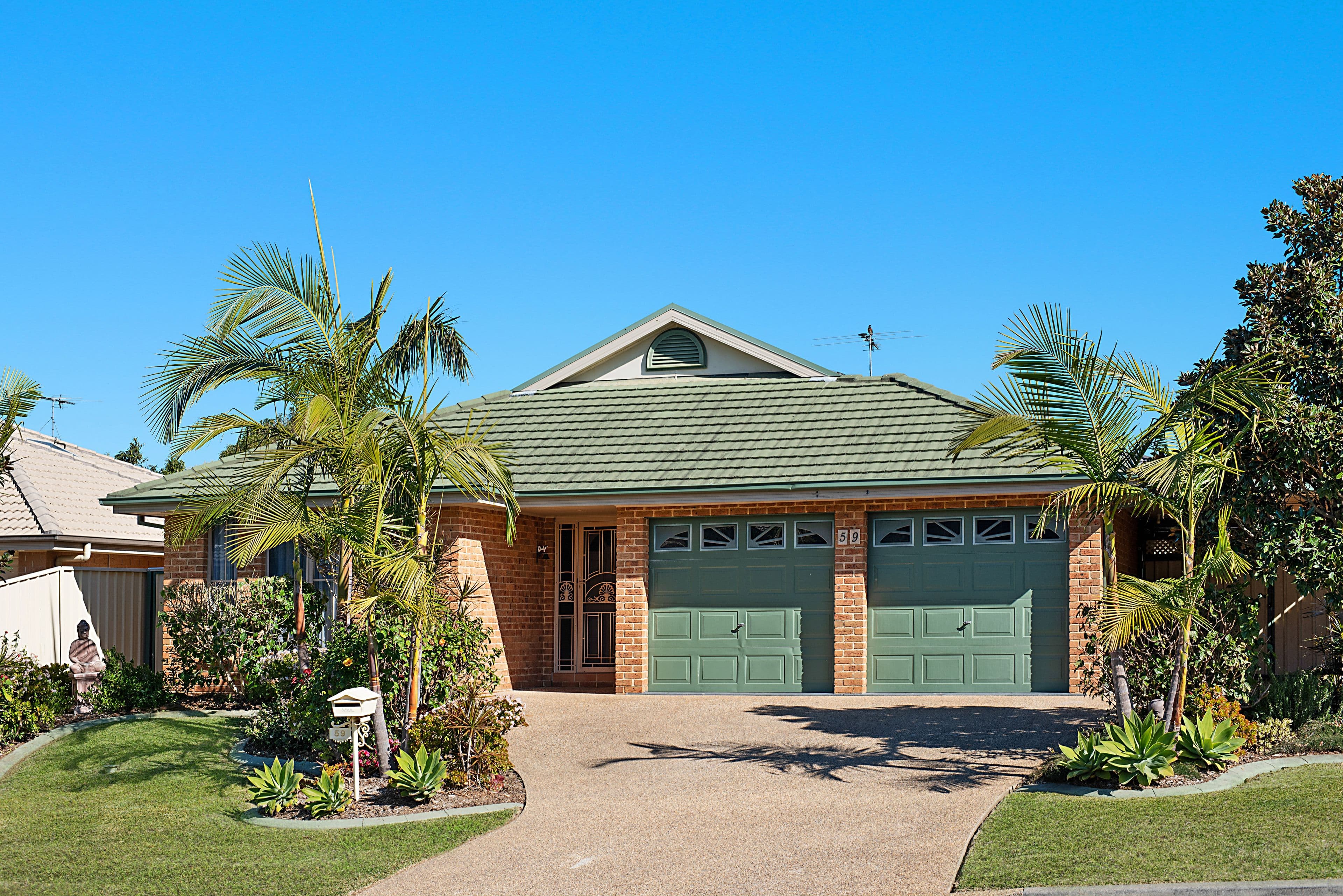 59 Canterbury Drive, Raworth - Image 1