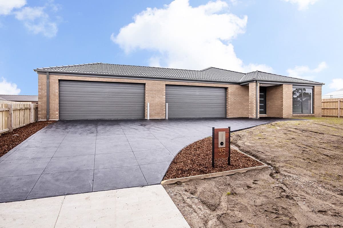 35 Alexandra Avenue, Koo Wee Rup VIC 3981, Koo Wee Rup - Image 1