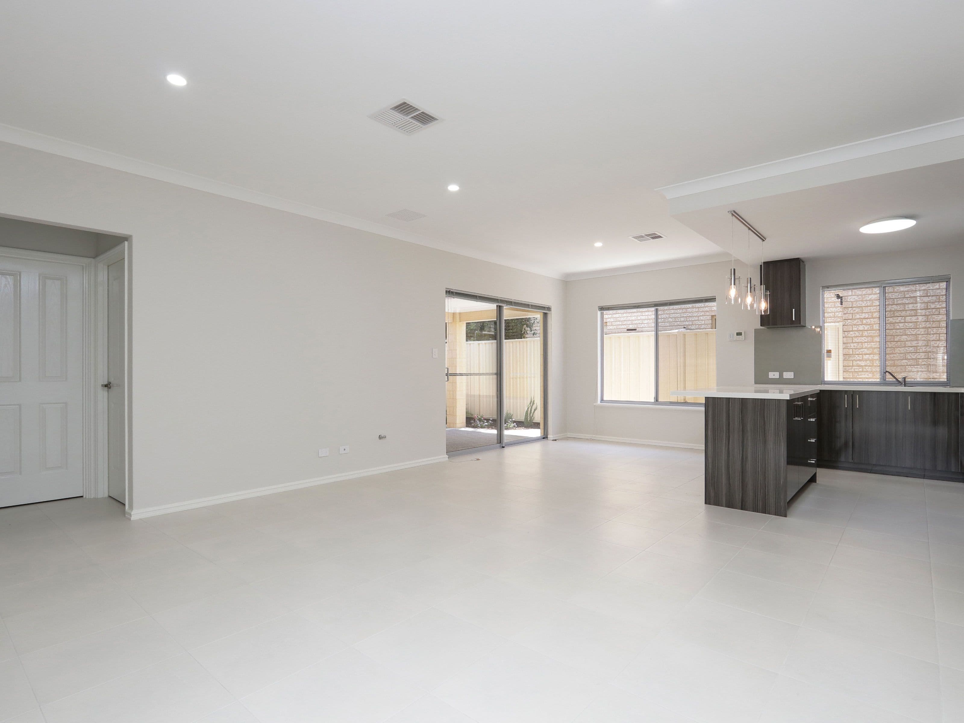2b Thomas Street, Queens Park WA 6107, Queens Park - Thumbnail 6