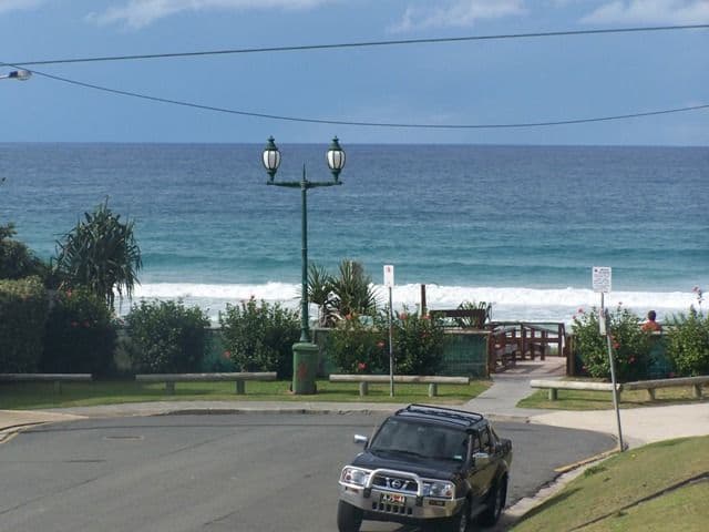 86 Albatross Avenue, MERMAID BEACH QLD 4218, Mermaid Beach - Thumbnail 2