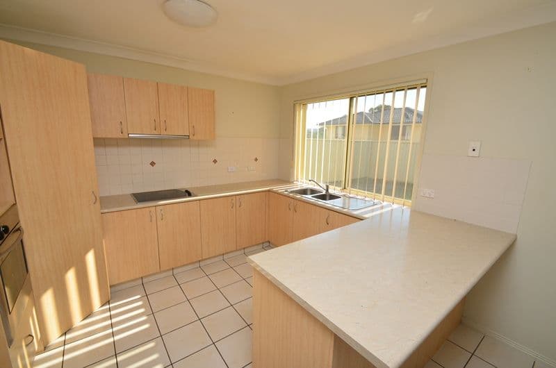 146 Christina Ryan Way, ARUNDEL QLD 4214, Arundel - Thumbnail 6