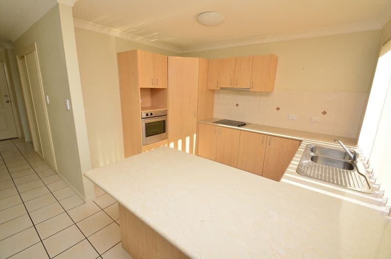 146 Christina Ryan Way, ARUNDEL QLD 4214, Arundel - Thumbnail 7