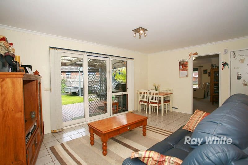 15 Julia Court, CRANBOURNE VIC 3977, Cranbourne North - Thumbnail 2