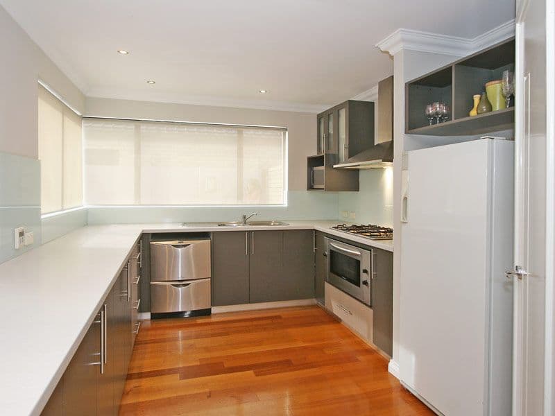 16 Leicester Crescent, CANNING VALE WA 6155, Canning Vale - Thumbnail 2