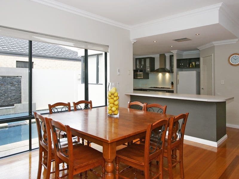 16 Leicester Crescent, CANNING VALE WA 6155, Canning Vale - Thumbnail 6