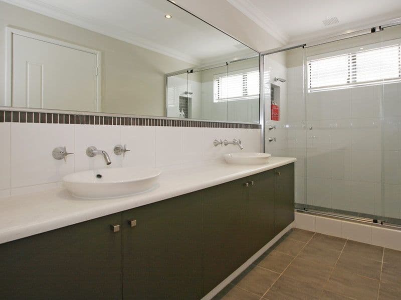 16 Leicester Crescent, CANNING VALE WA 6155, Canning Vale - Thumbnail 8