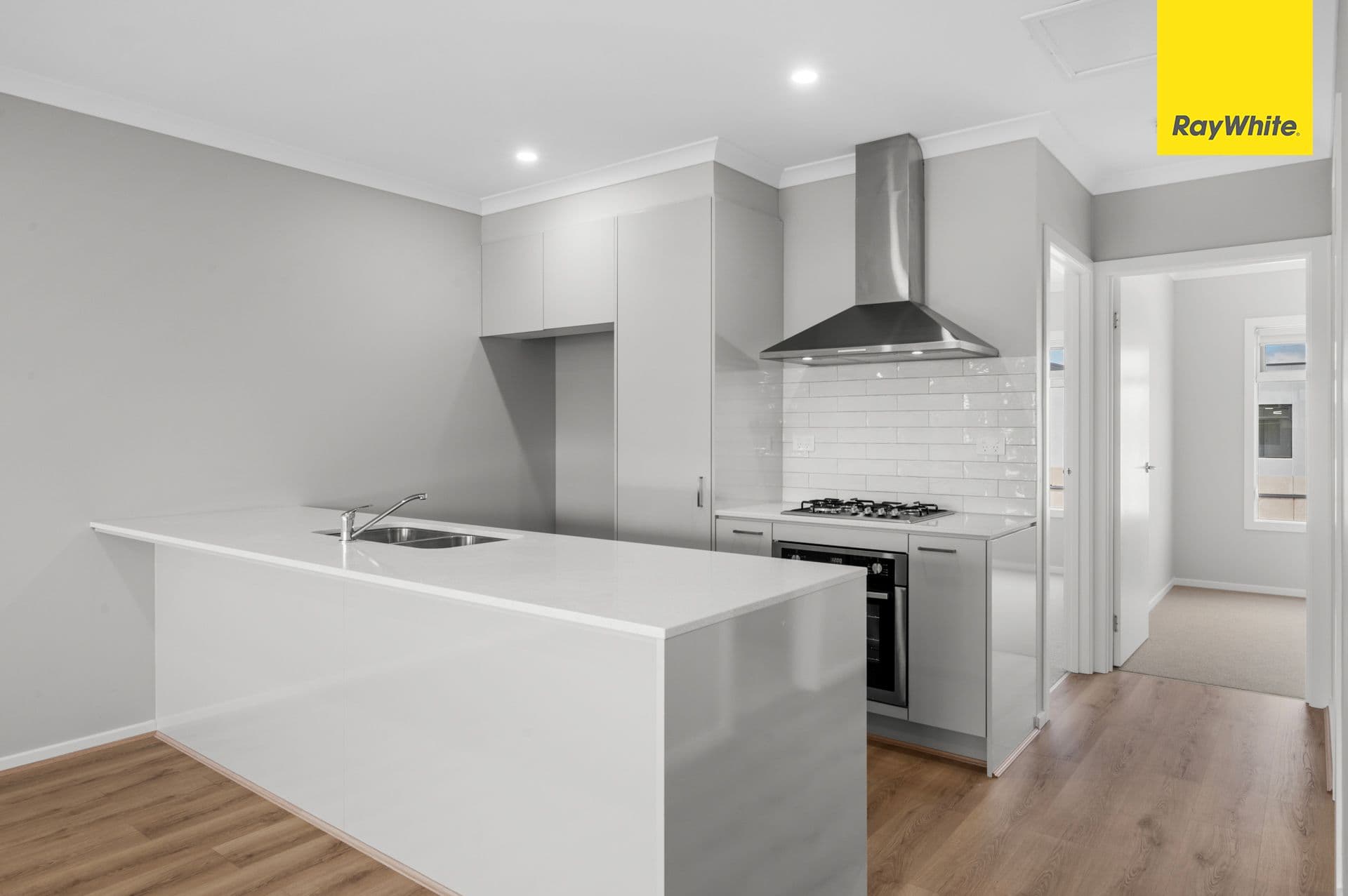 8 Calderwood Walk, Strathtulloh VIC 3338, Strathtulloh - Thumbnail 4