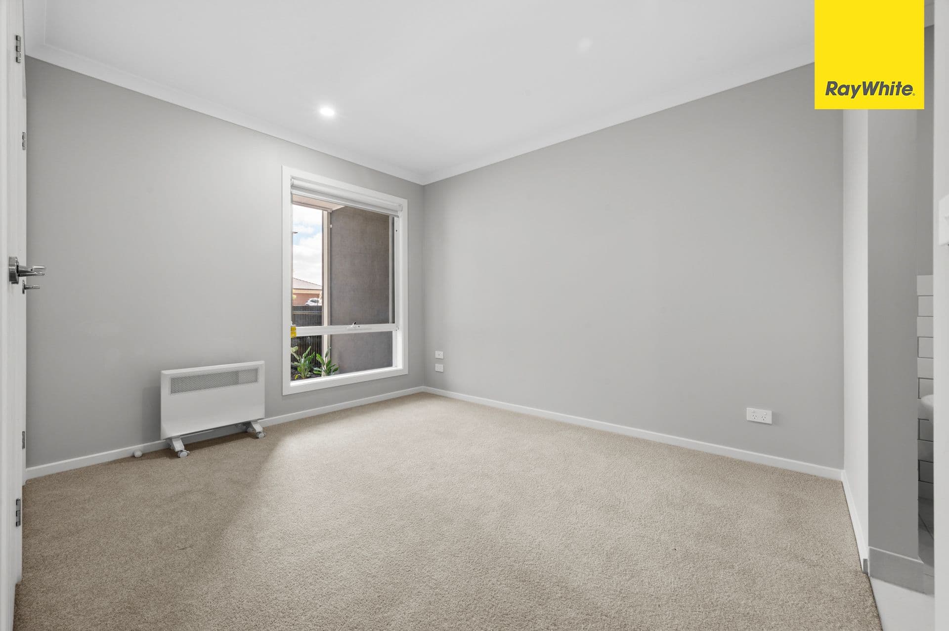 8 Calderwood Walk, Strathtulloh VIC 3338, Strathtulloh - Thumbnail 7