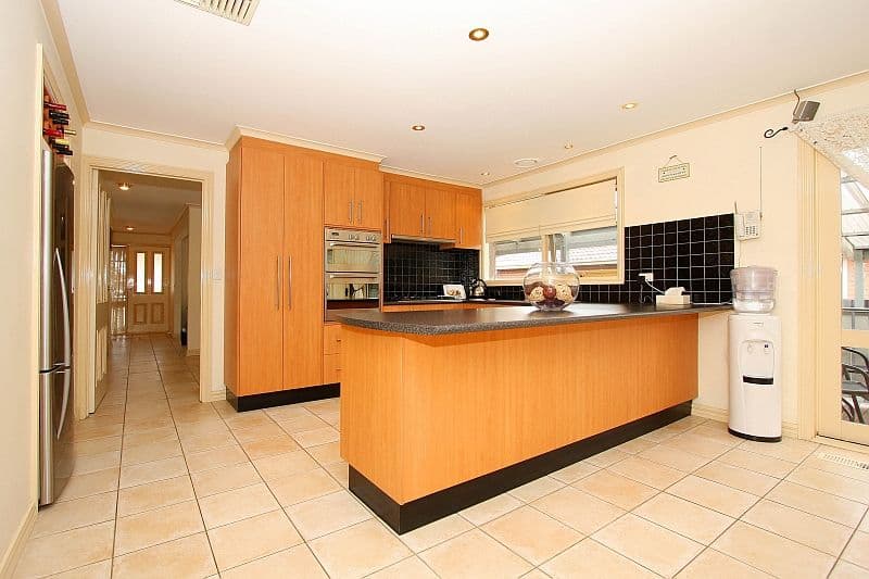 11 Durack Place, MILL PARK VIC 3082, Mill Park - Thumbnail 2
