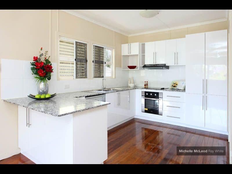 29 Henry Street, CHAPEL HILL QLD 4069, Chapel Hill - Thumbnail 2