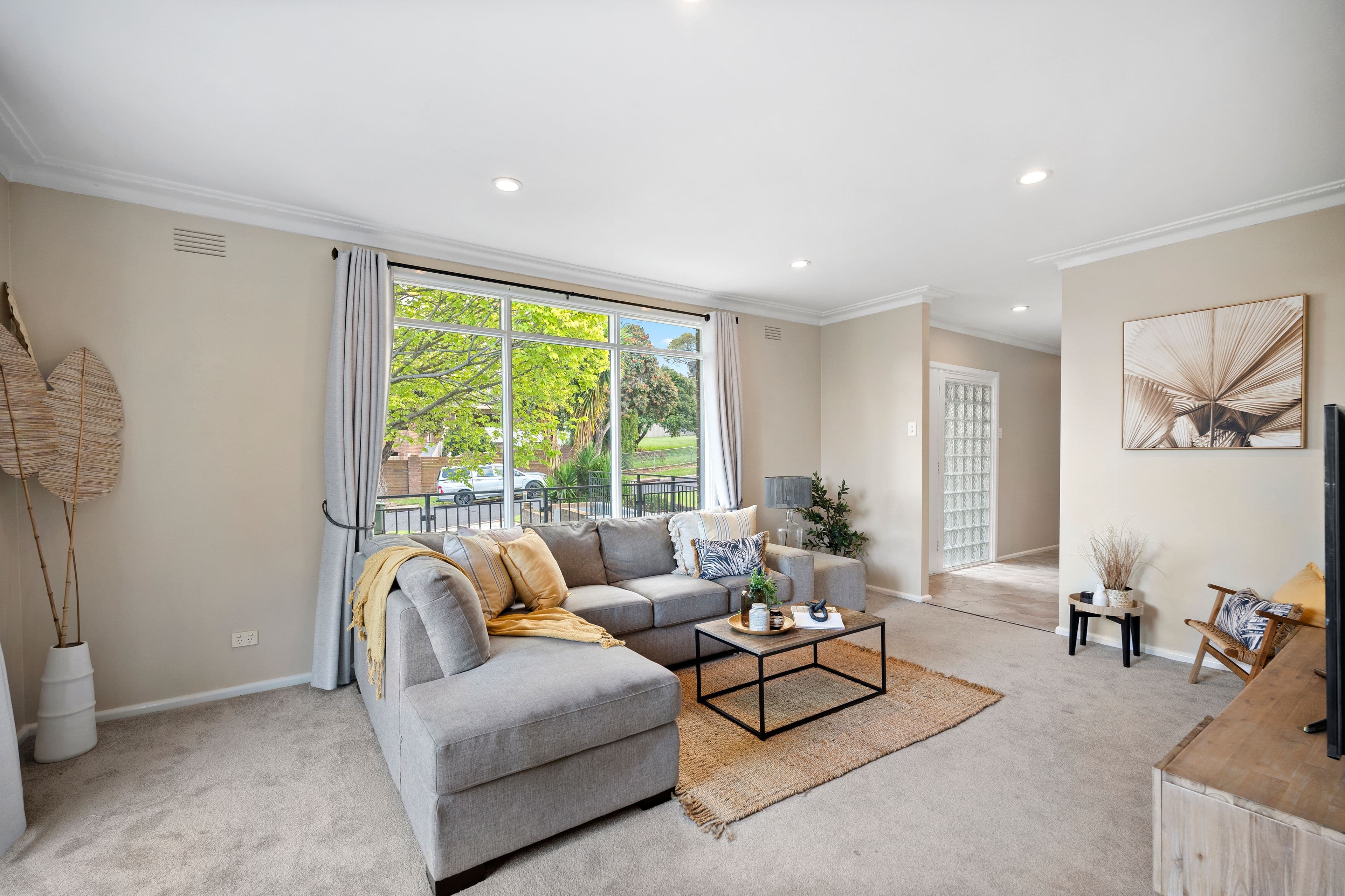 2 Mitta Court, Keilor VIC 3036, Keilor - Thumbnail 3