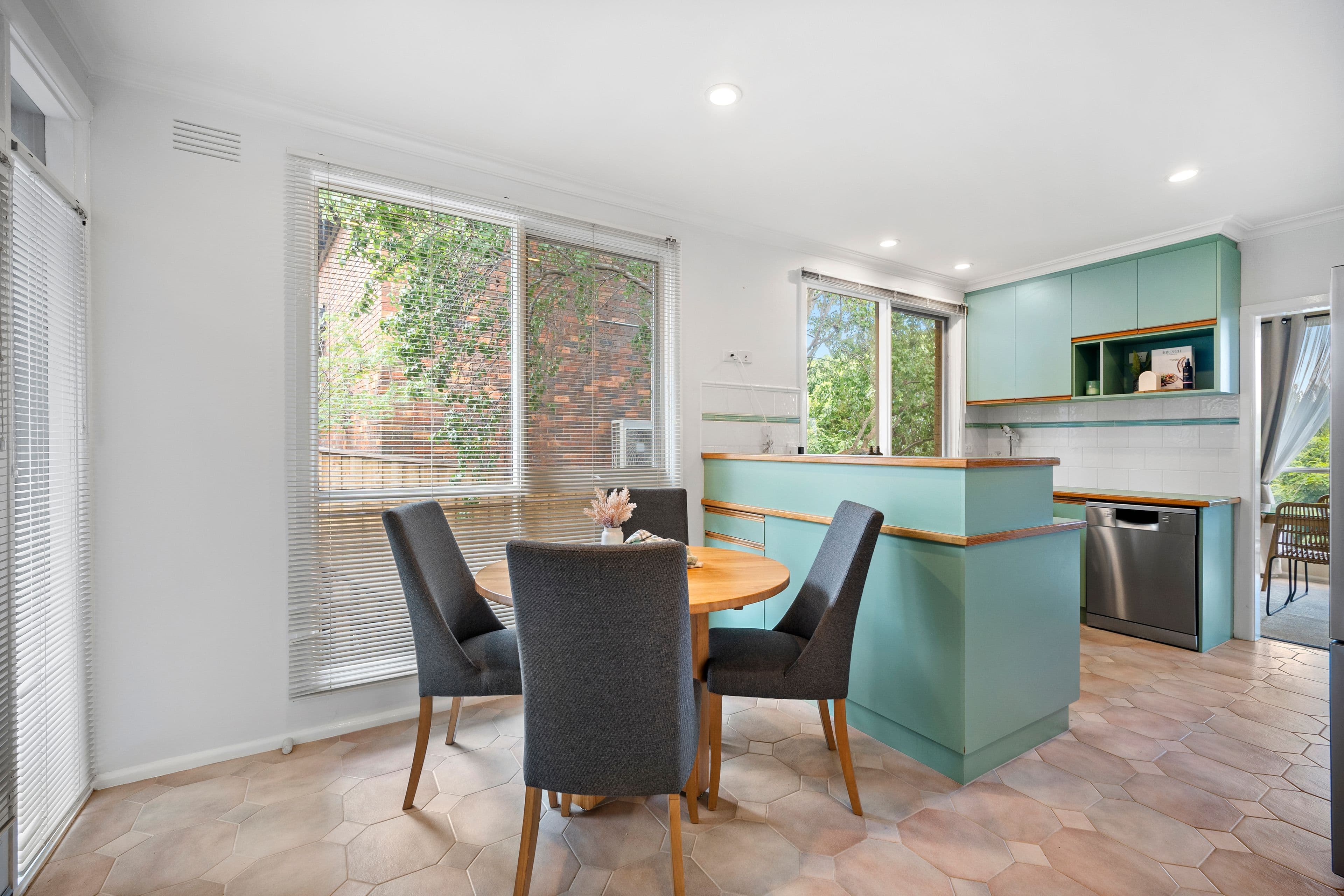 2 Mitta Court, Keilor VIC 3036, Keilor - Thumbnail 5