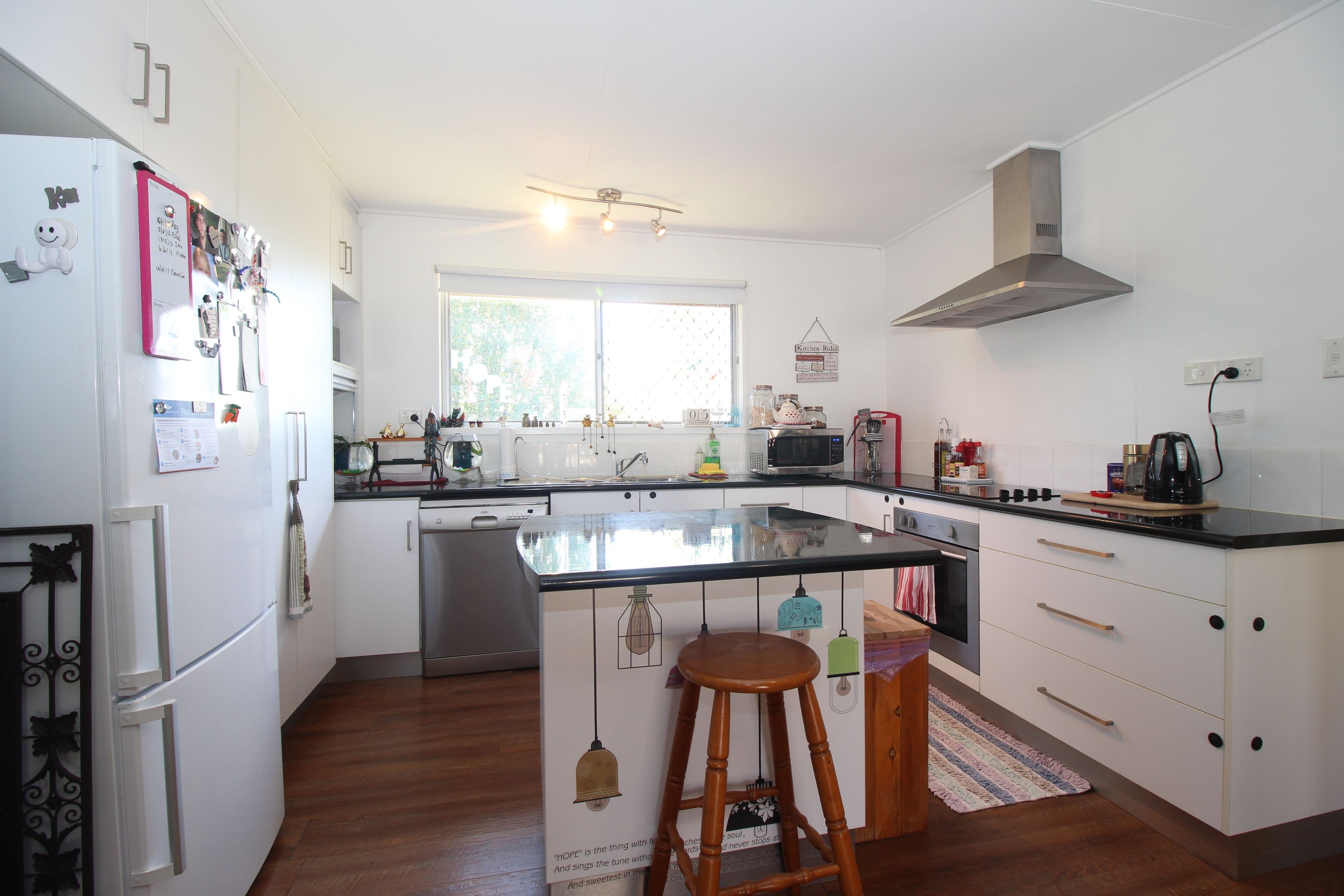 9 Huntley Street, Capella QLD 4723, Capella - Thumbnail 4