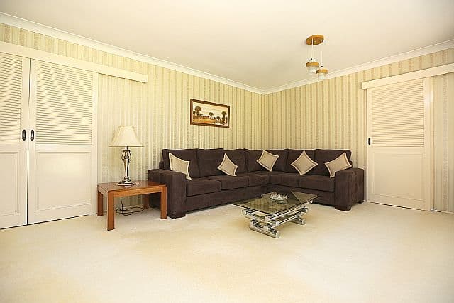 27 Kurrajong Avenue, Georges Hall NSW 2198, Georges Hall - Thumbnail 2