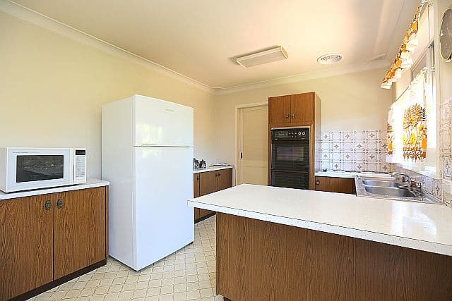 27 Kurrajong Avenue, Georges Hall NSW 2198, Georges Hall - Thumbnail 3