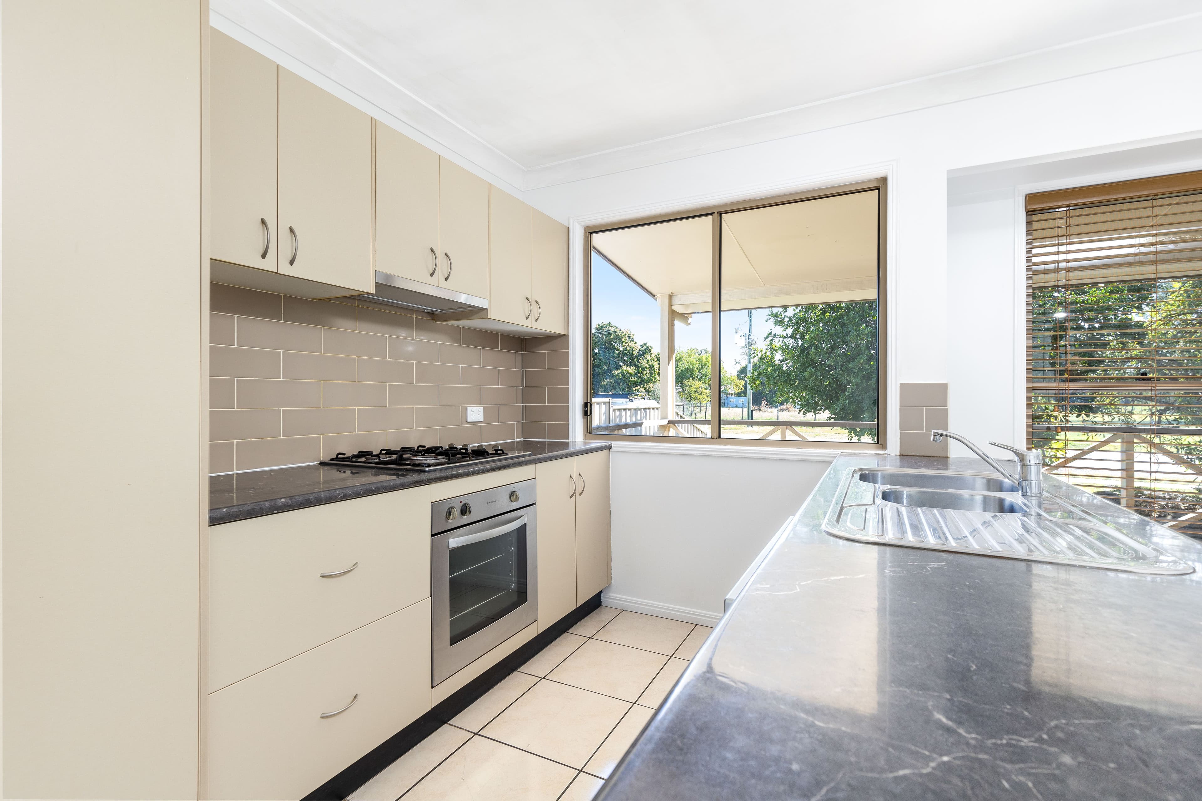 21A Gray Street, Emerald QLD 4720, Emerald - Thumbnail 7