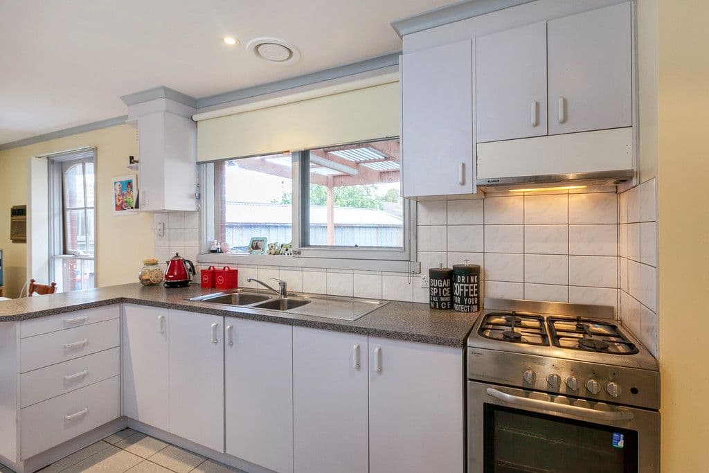 209 Darebin Drive, LALOR VIC 3075, Lalor - Thumbnail 2