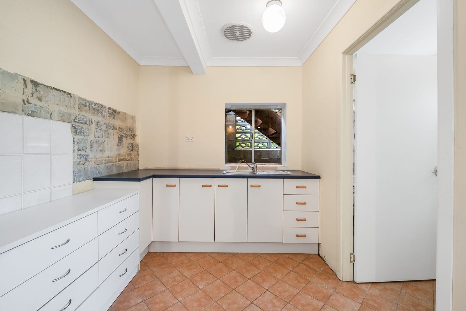 87 Moordale Street, Chapel Hill QLD 4069, Chapel Hill - Thumbnail 7