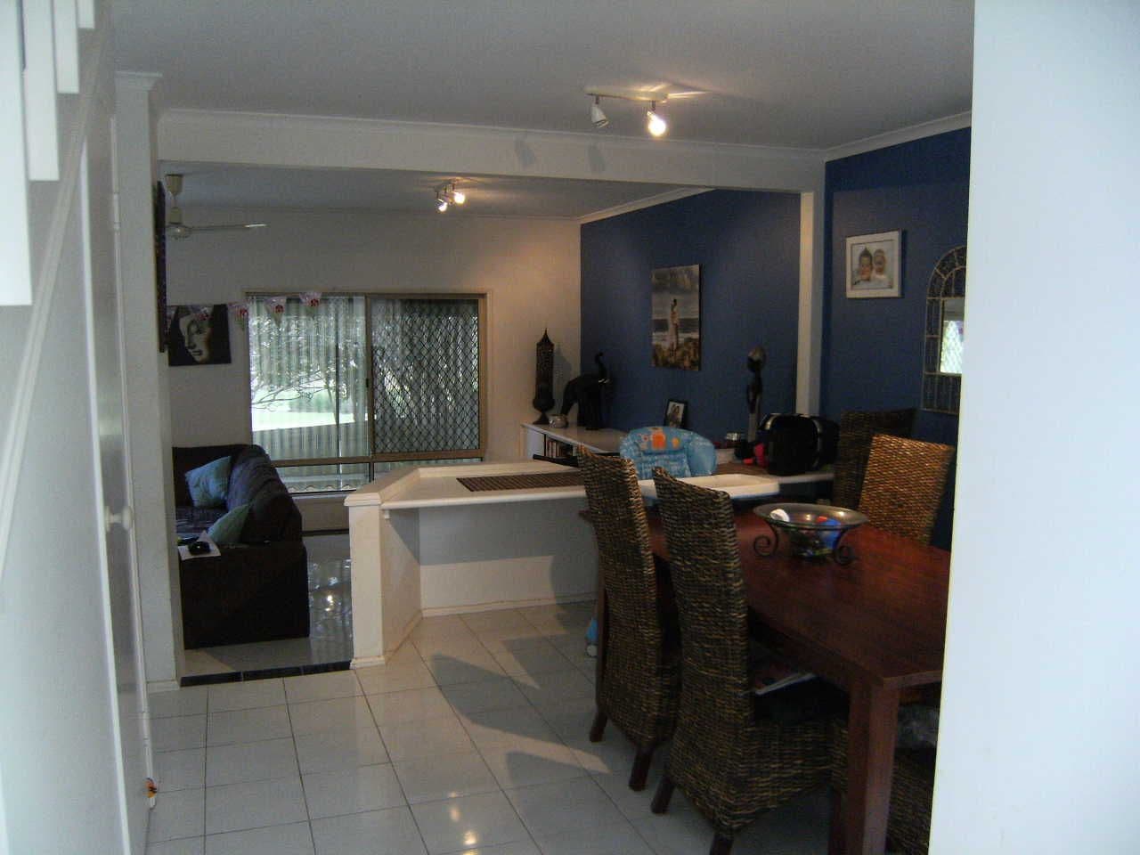 28 STRETTON Drive, HELENSVALE QLD 4212, Helensvale - Thumbnail 2
