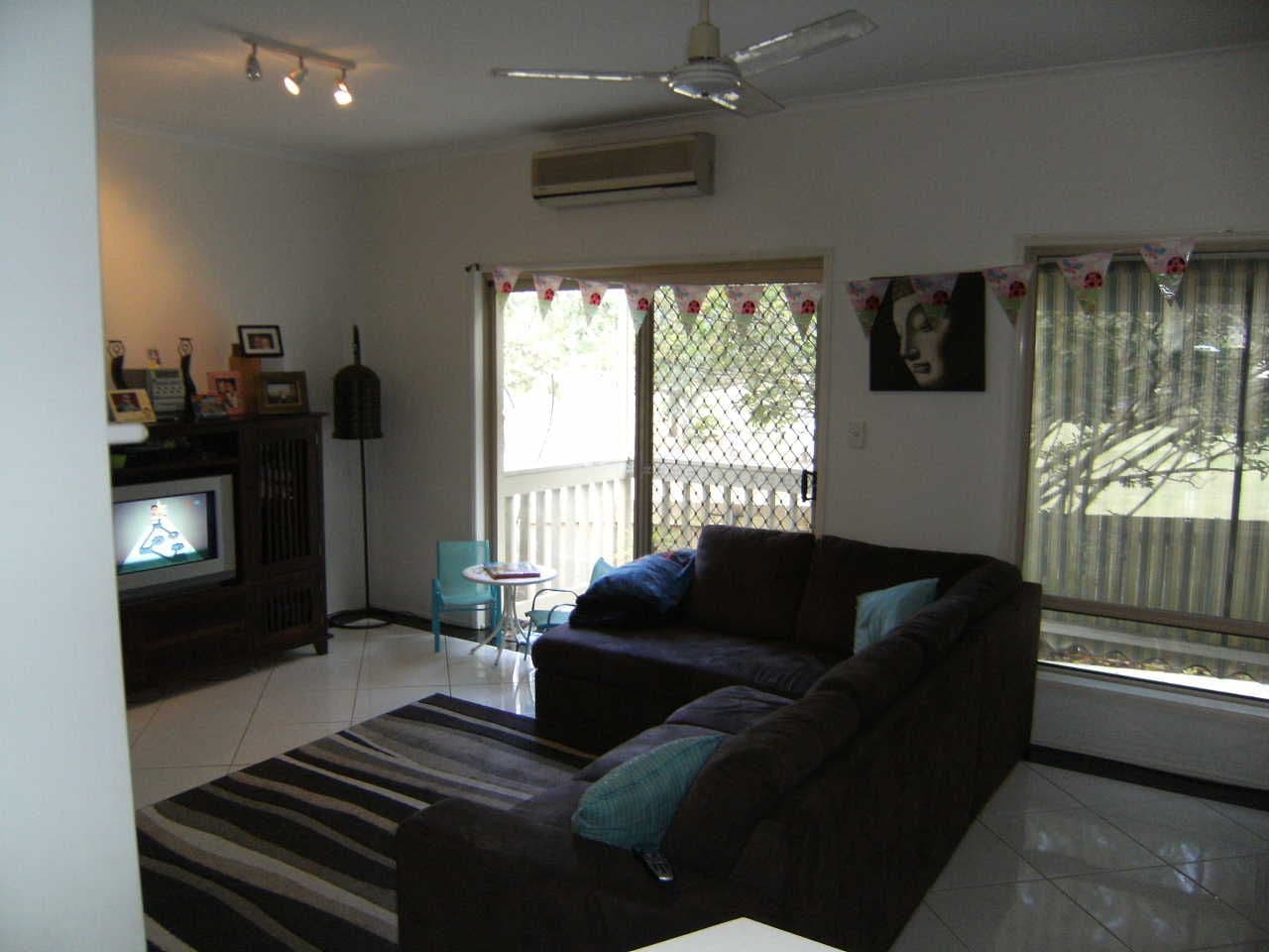 28 STRETTON Drive, HELENSVALE QLD 4212, Helensvale - Thumbnail 3