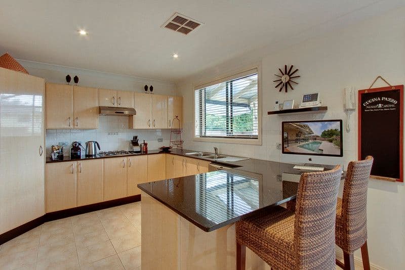 16 Morgan Place, BEAUMONT HILLS NSW 2155, Beaumont Hills - Thumbnail 4