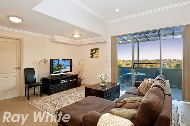 1 Mangalore Drive, WINSTON HILLS NSW 2153, Winston Hills - Thumbnail 3