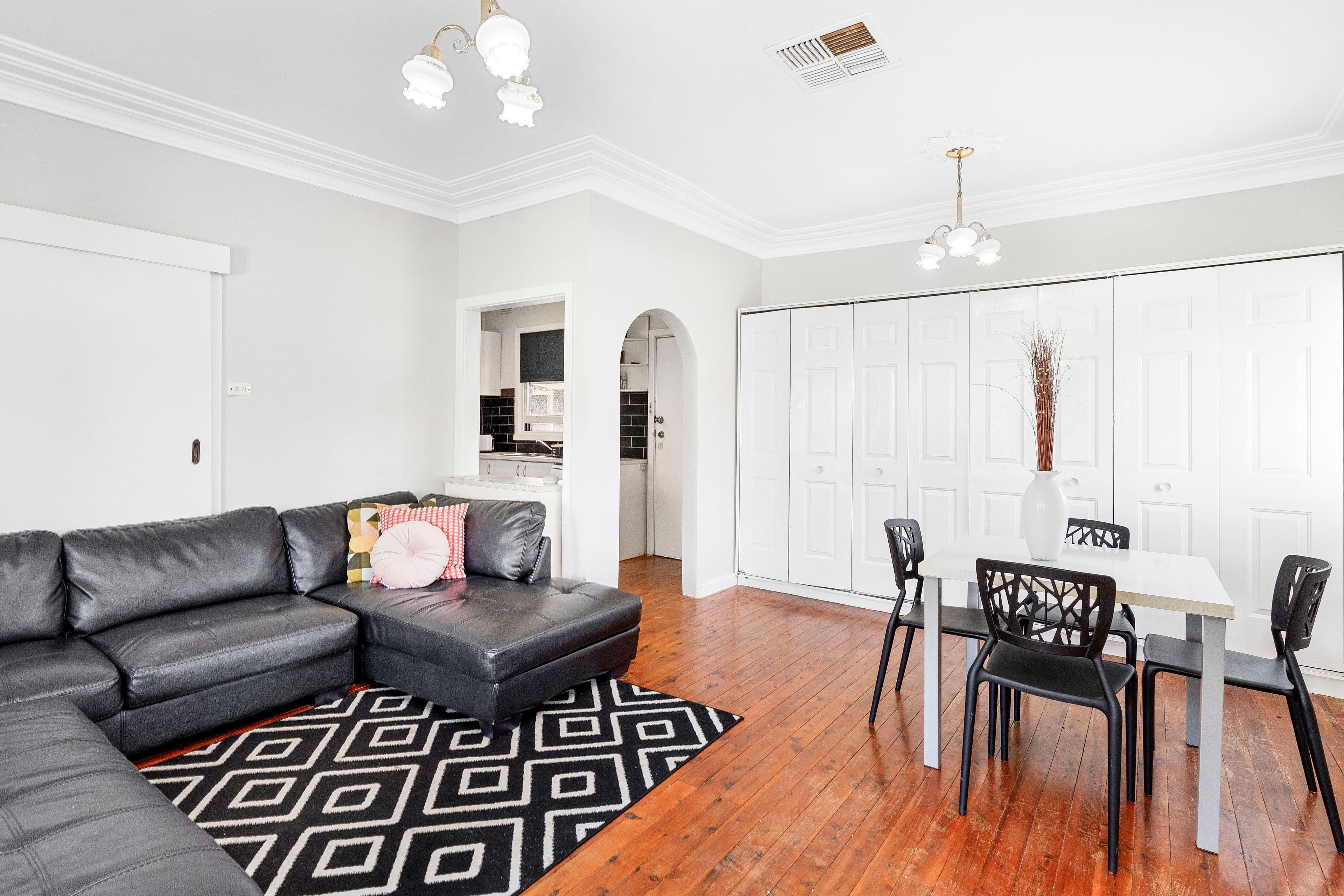 11 Plumpton Road, Kooringal NSW 2650, Kooringal - Thumbnail 3