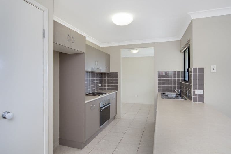 27 Colombia Street, WHITE ROCK QLD 4868, White Rock - Image 1