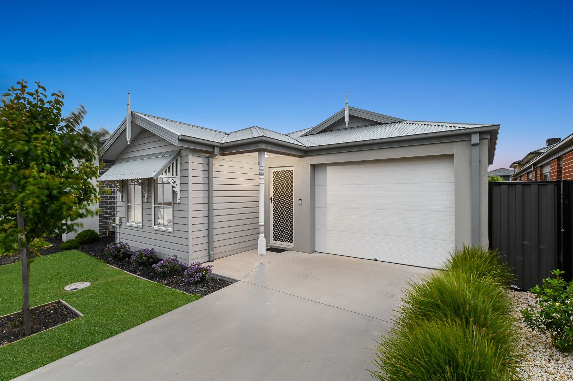 17 Hillsborough Crescent, Berwick VIC 3806, Berwick - Thumbnail 3