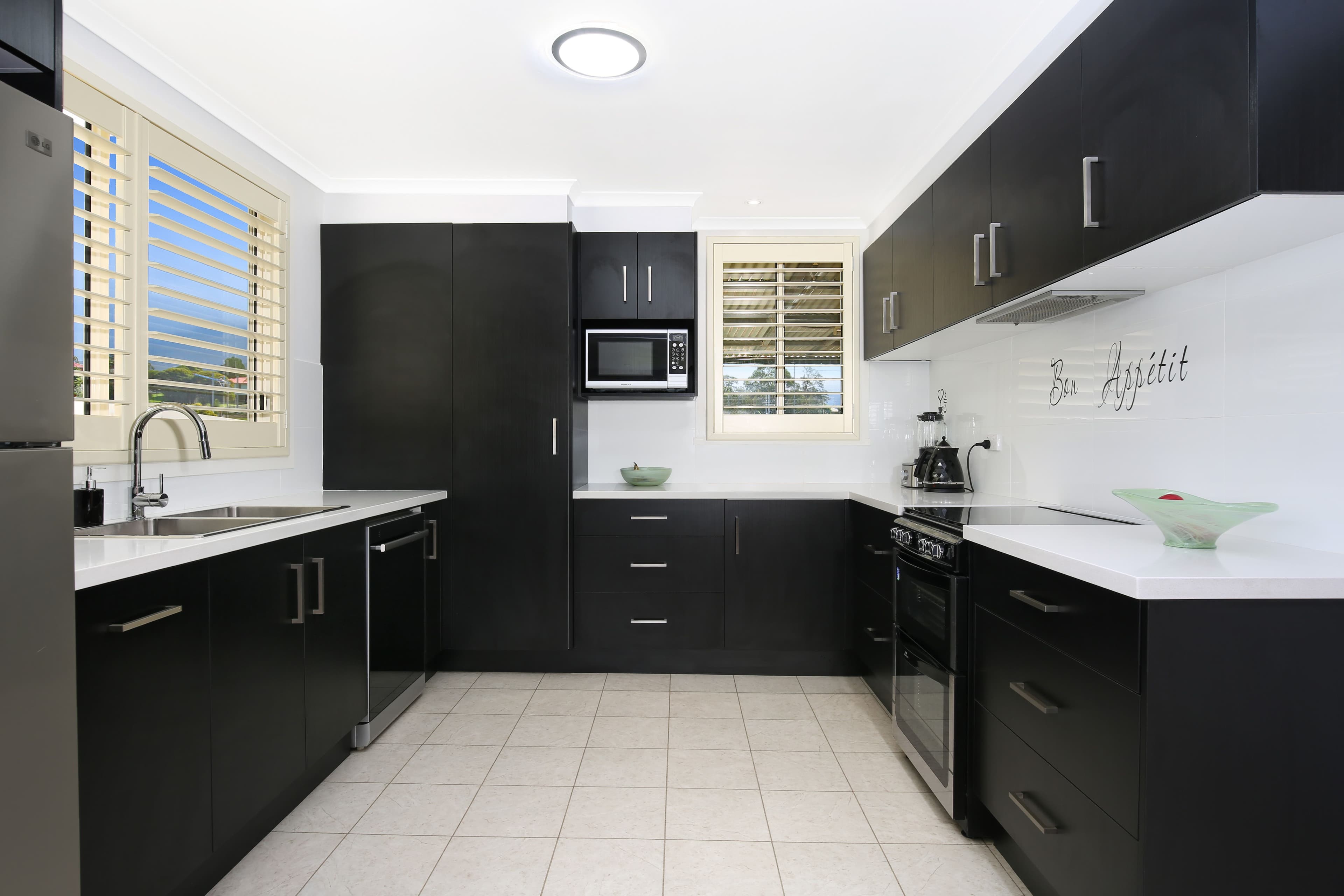 14 Stratford Road, Unanderra - Thumbnail 2