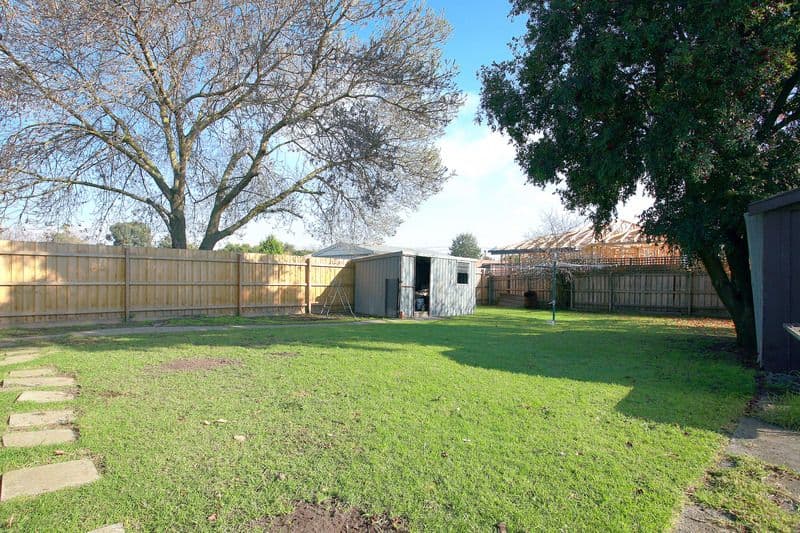 21 Fugosia Street, DOVETON VIC 3177, Doveton - Thumbnail 2
