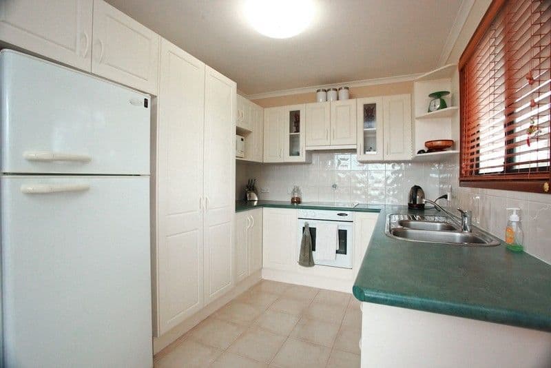 4 Parsons Street, ROTHWELL QLD 4022, Rothwell - Thumbnail 3